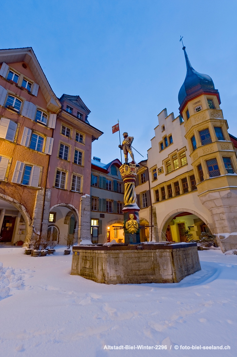 Bildname:  Altstadt-Biel-Winter-2296 Altstadt Biel Bienne im WinterBildgrösse: 2776  x 4172 px /  23.5 x 35.3 cm (300dpi)Stichwörter:  Altstadt,...