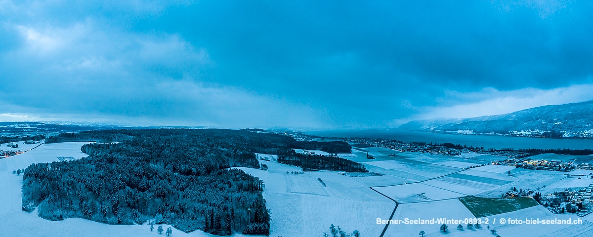 Bildname:  Berner-Seeland-Winter-0893-2 Luftaufnahme Berner Seeland im WinterBildgrösse: 8958  x 3583 px /  2.5 x 1.0 cm (300dpi)Stichwörter: ...