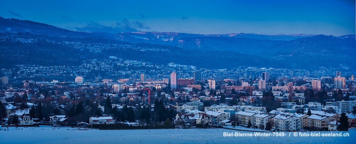 Bildname:  Biel-Bienne-Winter-7049- Biel Bienne im WinterBildgrösse: 9089  x 3703 px /  77.0 x 31.4 cm (300dpi)Stichwörter:  Biel-Bienne, Schweiz,...