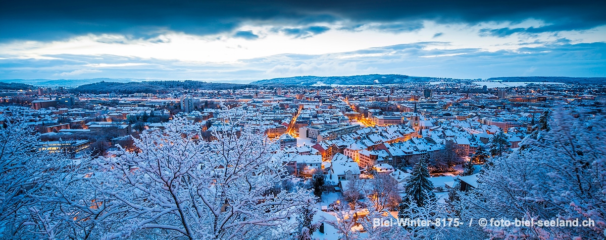 Bildname:  Biel-Winter-8175- Stadt Biel Bienne im WinterBildgrösse: 9333  x 3699 px /  79.0 x 31.3 cm (300dpi)Stichwörter:  Altstadt, Berner Seeland,