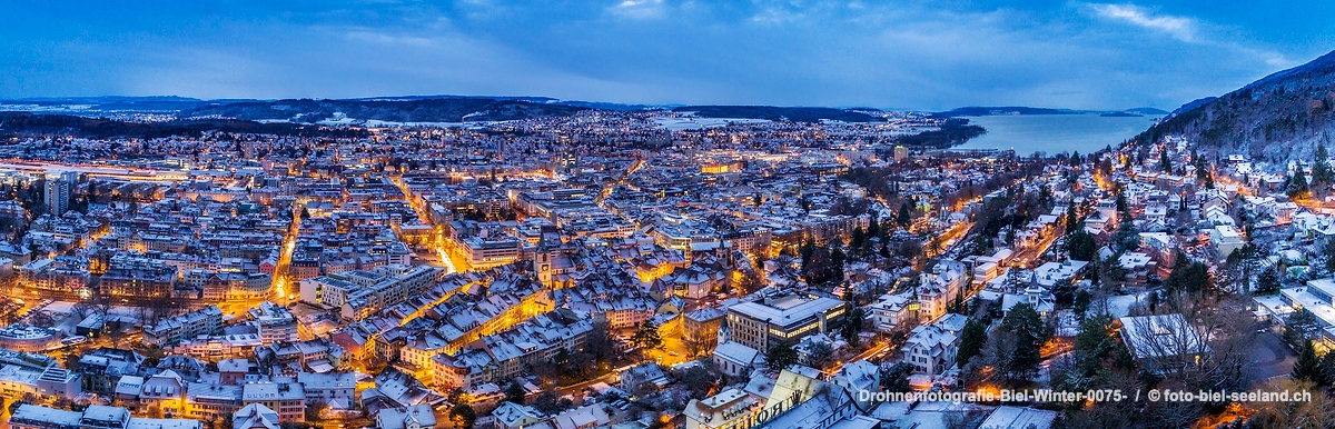 Bildname:  Drohnenfotografie-Biel-Winter-0075- Biel Bienne im WinterBildgrösse: 8437  x 2723 px /  71.4 x 23.1 cm (300dpi)Stichwörter:  Berner...