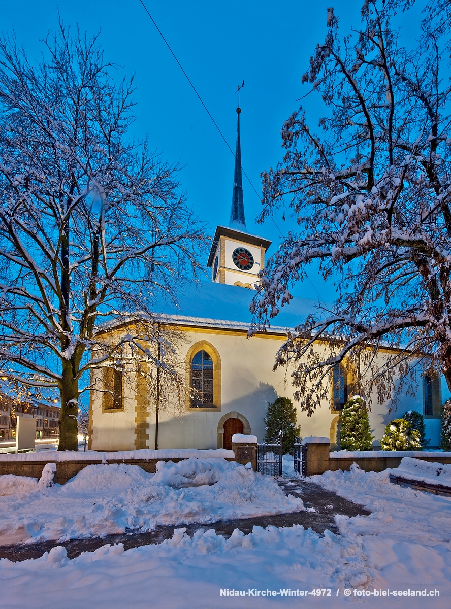 Bildname:  Nidau-Kirche-Winter-4972 Alststadt Nidau im WinterBildgrösse: 4384  x 5916 px /  37.1 x 50.1 cm (300dpi)Stichwörter:  Altstadt, Berner...